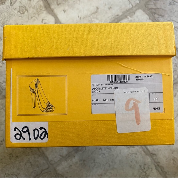 FENDI PATENT LEATHER PUMP WITH HEELS - Picture 11 of 13